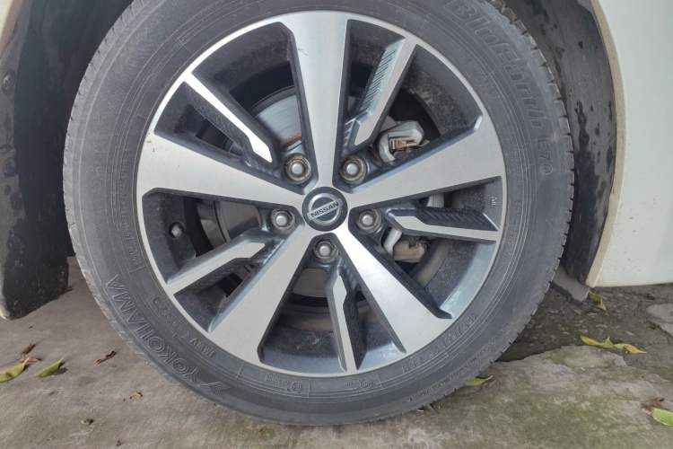 Used Nissan Lannia 2021 1.6L CVT Cool Edition Right Front Wheel Hub