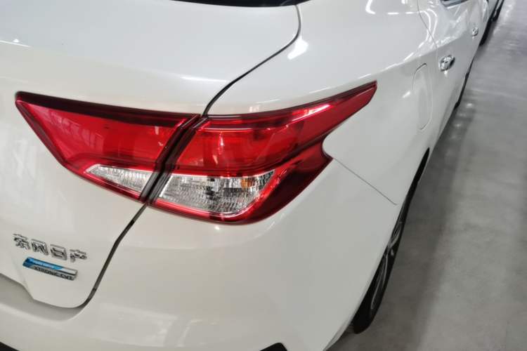 Used Nissan Lannia 2021 1.6L CVT Cool Edition Right Rear Taillight
