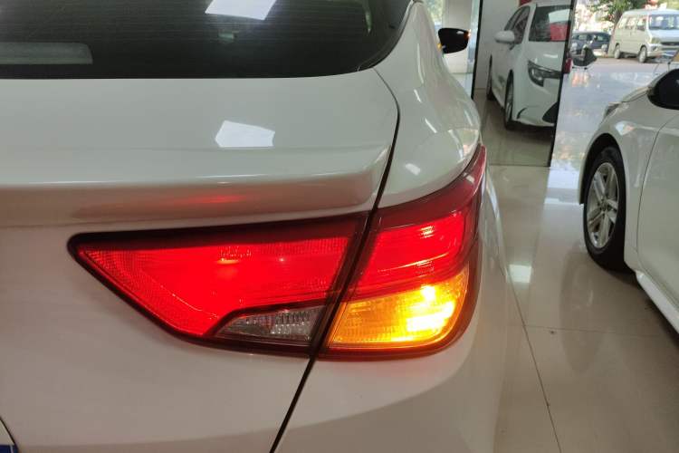 Used Nissan Lannia 2021 1.6L CVT Cool Edition Right Rear Taillight