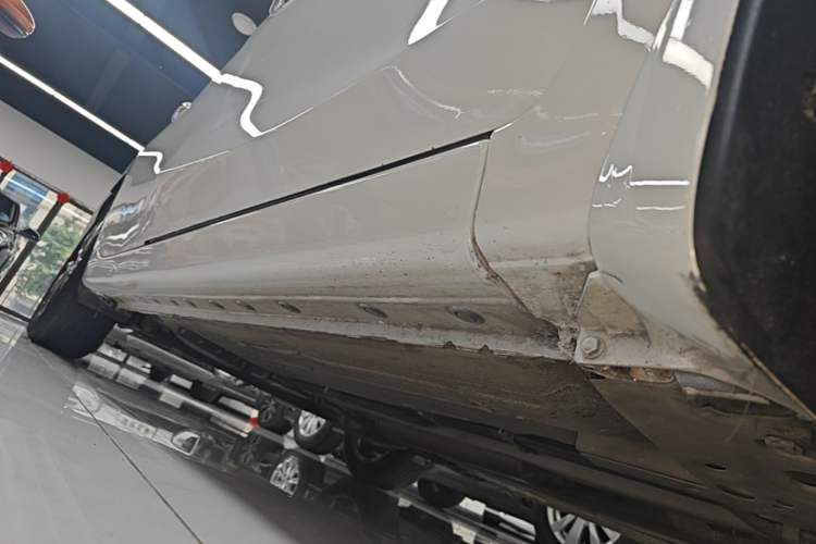 Used Nissan Lannia 2021 1.6L CVT Cool Edition Right Side Sill