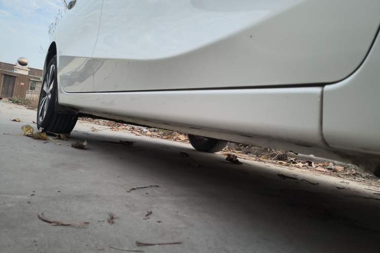 Used Nissan Lannia 2021 1.6L CVT Cool Edition Right Side Sill