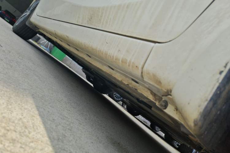Used Nissan Lannia 2021 1.6L CVT Cool Edition Right Side Sill