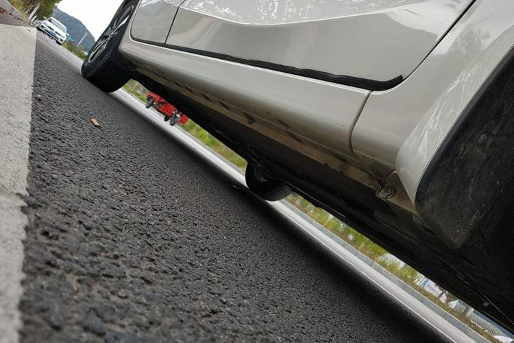 Used Nissan Lannia 2021 1.6L CVT Cool Edition Right Side Sill