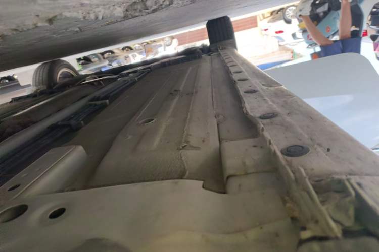 Used Nissan Lannia 2021 1.6L CVT Cool Edition Right Side Sill
