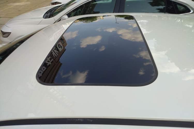 Used Nissan Lannia 2021 1.6L CVT Cool Edition Roof