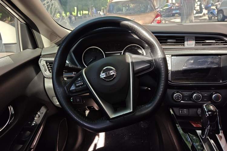 Used Nissan Lannia 2021 1.6L CVT Cool Edition Steering Wheel