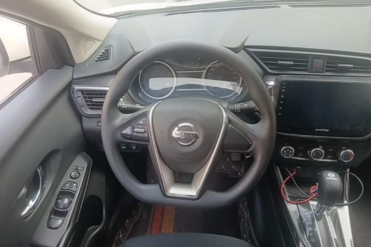 Used Nissan Lannia 2021 1.6L CVT Cool Edition Steering Wheel
