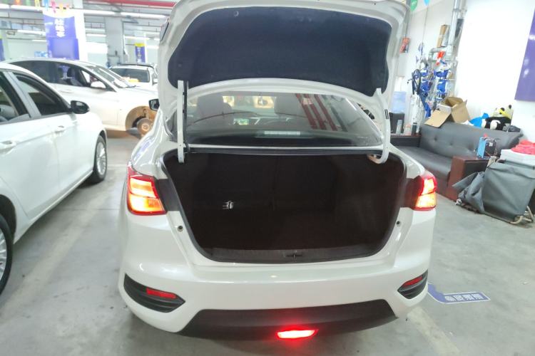 Used Nissan Lannia 2021 1.6L CVT Smart Connect Smart Cool Edition Trunk