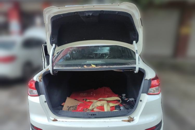 Used Nissan Lannia 2021 1.6L CVT Cool Edition Trunk