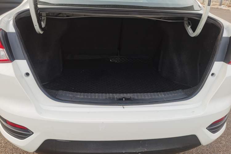 Used Nissan Lannia 2021 1.6L CVT Cool Edition Trunk