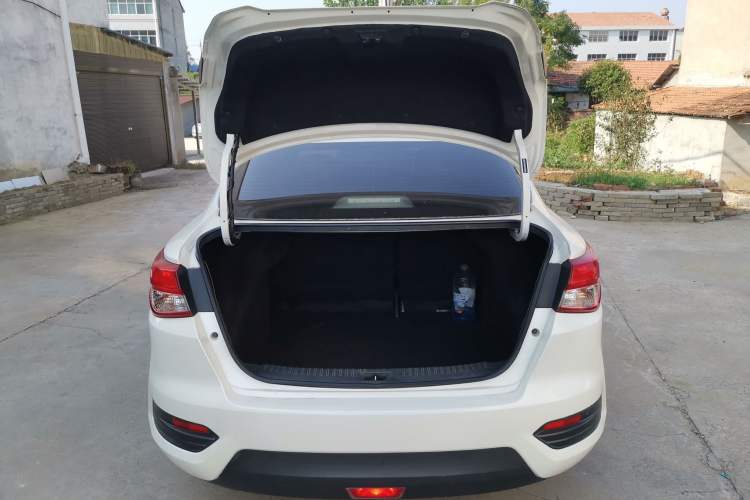 Used Nissan Lannia 2021 1.6L CVT Cool Edition Trunk
