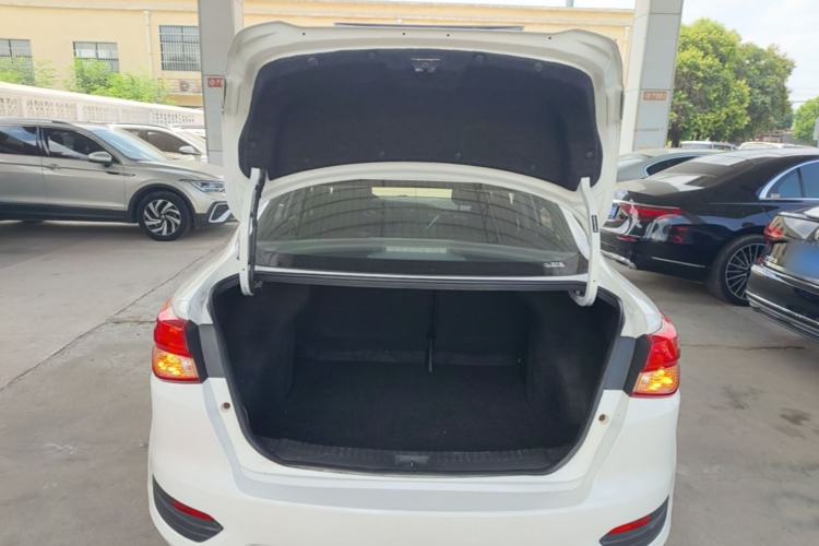 Used Nissan Lannia 2021 1.6L CVT Cool Edition Trunk