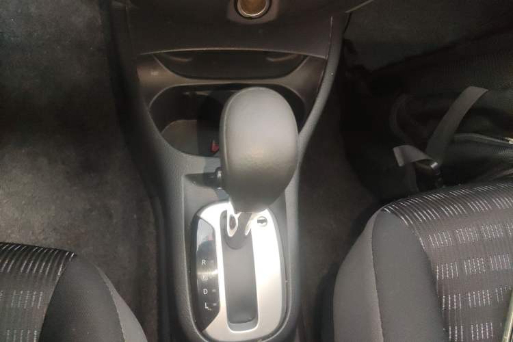 Used Nissan Livina 2013 Jinrui 1.6XL CVT Comfort Edition Gear Lever