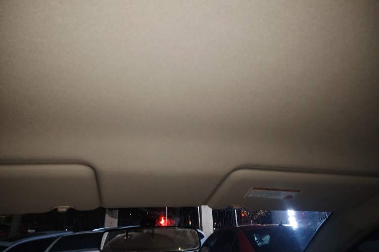 Used Nissan Livina 2013 1.6XE Manual Comfort Edition Headliner