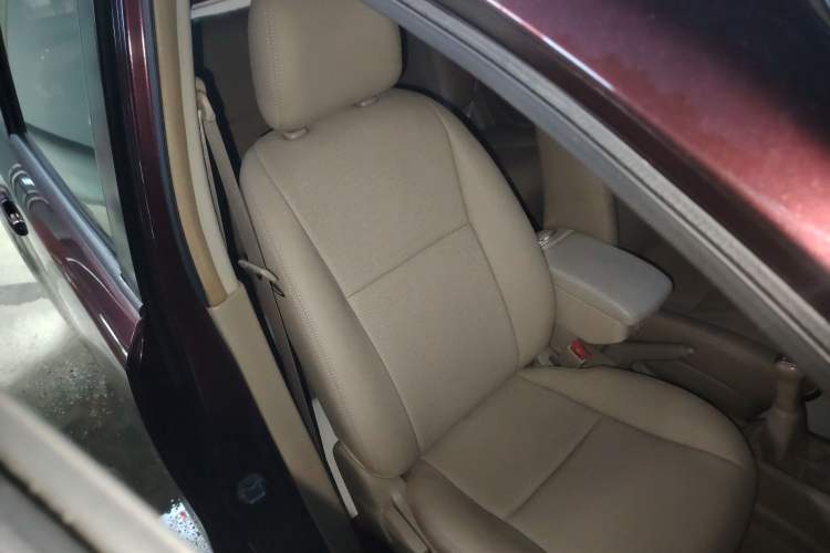 Used Nissan Livina 2013 1.6XE Manual Comfort Edition Right Front Seat