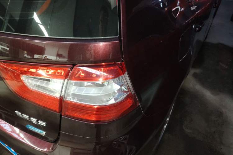Used Nissan Livina 2013 1.6XE Manual Comfort Edition Right Rear Taillight