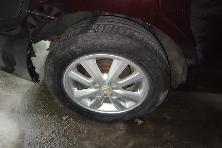 Used Nissan Livina 2013 1.6XE Manual Comfort Edition Right Rear Wheel Hub