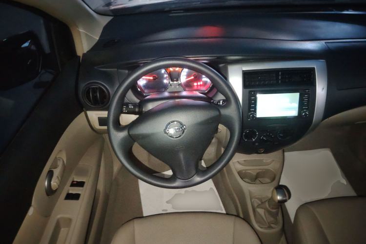 Used Nissan Livina 2013 1.6XE Manual Comfort Edition Steering Wheel