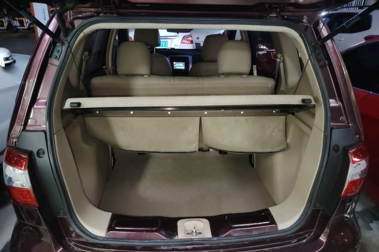 Used Nissan Livina 2013 1.6XE Manual Comfort Edition Trunk