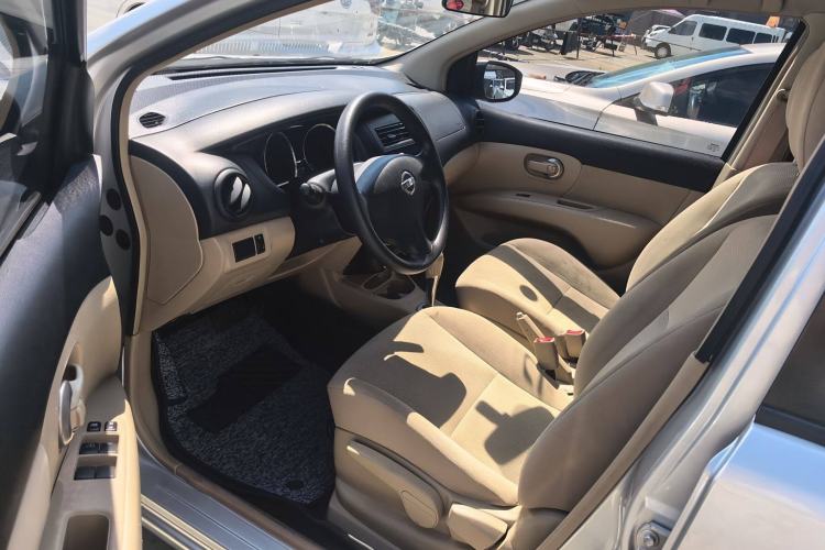 Used Nissan Livina 2015 1.6XE CVT Comfort Edition Interior 2