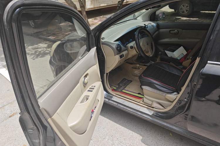 Used Nissan Livina 2007 1.6L Manual All-Around Version Driver Seat