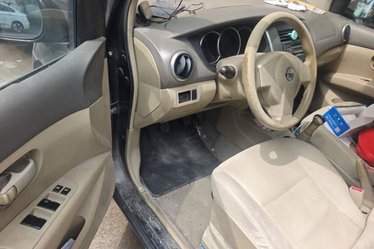 Used Nissan Livina 2007 1.6L Manual Supercharged Model Driver Seat
