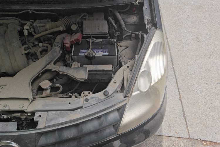 Used Nissan Livina 2007 1.6L Manual All-Around Version Engine Bay Left