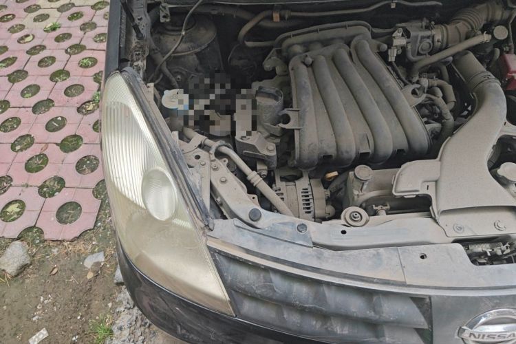 Used Nissan Livina 2007 1.6L Manual All-Around Version Engine Bay Right