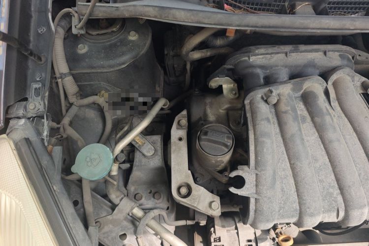 Used Nissan Livina 2007 1.6L Manual Supercharged Model Engine Bay Right