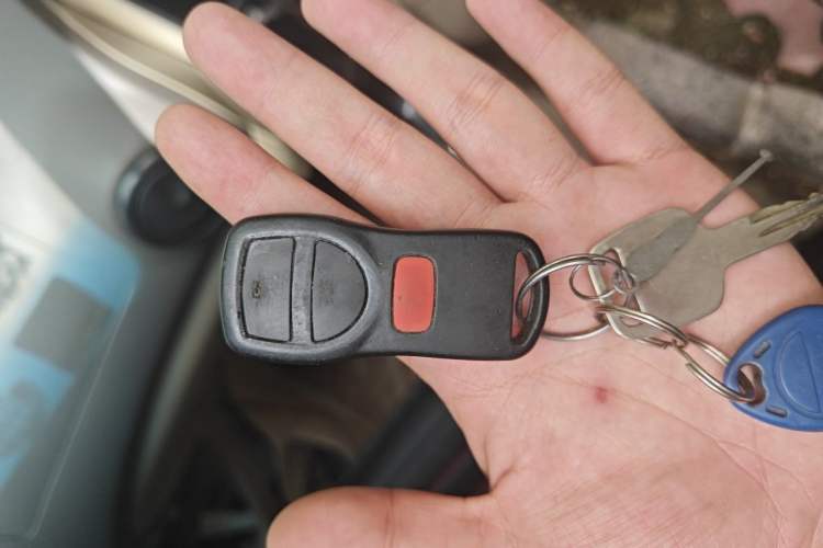 Used Nissan Livina 2007 1.6L Manual All-Around Version Vehicle Key