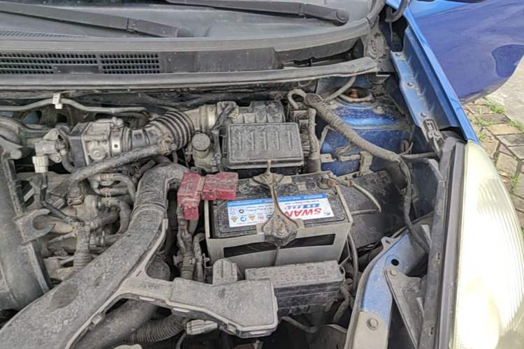 Used Nissan Livina 2007 1.6L Manual Supercharged Model Engine Bay Left