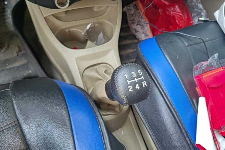 Used Nissan Livina 2007 1.6L Manual Supercharged Model Gear Lever