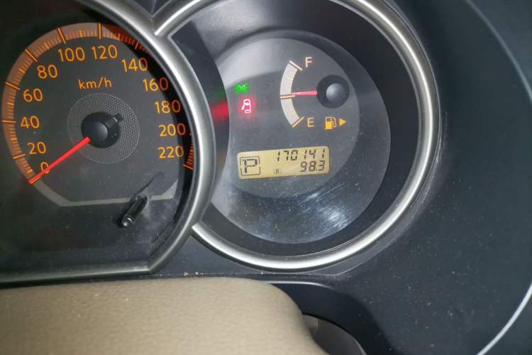 Used Nissan Livina 2007 1.6L Automatic Supercharged Edition Odometer Close Up