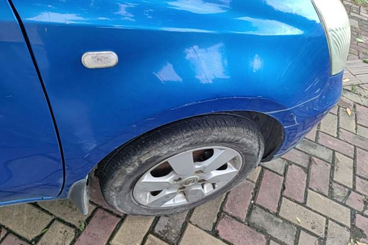Used Nissan Livina 2007 1.6L Manual Supercharged Model Right Front Wheel Hub