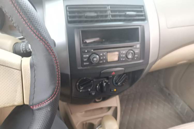 Used Nissan Livina 2007 Revised Version 1.6L Automatic Multi-Functional Type Audio And AC Panel