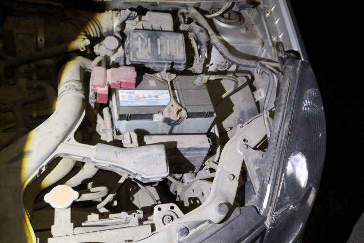 Used Nissan Livina 2007 1.6L Automatic Supercharged Edition Engine Bay Left