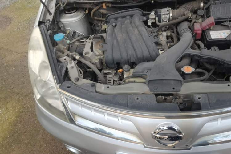 Used Nissan Livina 2007 Revised Version 1.6L Automatic Multi-Functional Type Engine Bay Right