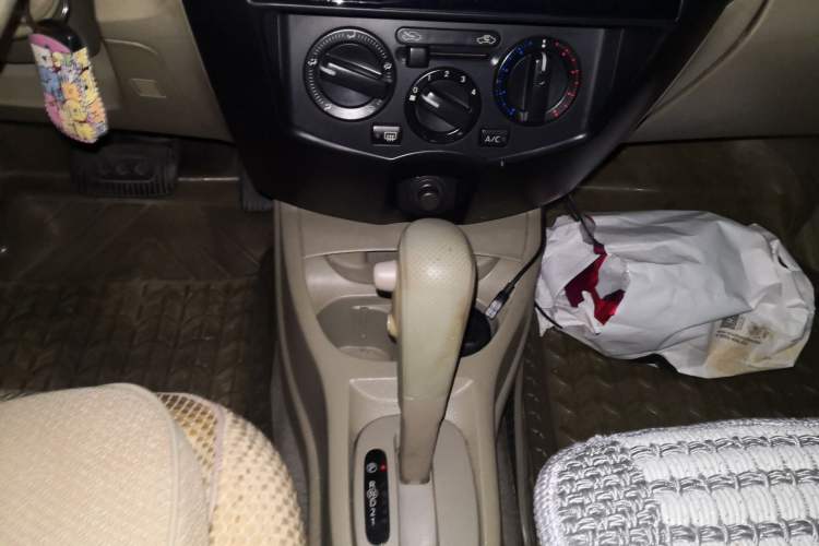 Used Nissan Livina 2007 1.6L Automatic Supercharged Edition Gear Lever