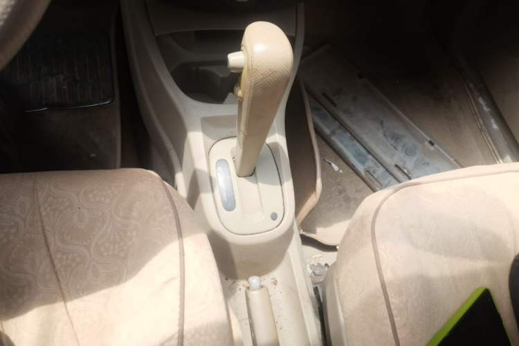 Used Nissan Livina 2007 Revised Version 1.6L Automatic Multi-Functional Type Gear Lever