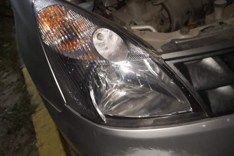 Used Nissan Livina 2007 1.6L Automatic Supercharged Edition Right Front Headlight