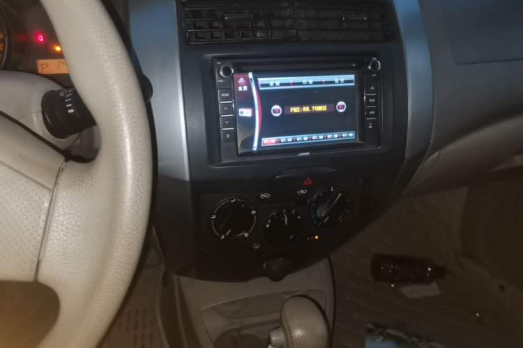 Used Nissan Livina 2007 Revised Version 1.6L Automatic Multi-Functional Type Audio And AC Panel