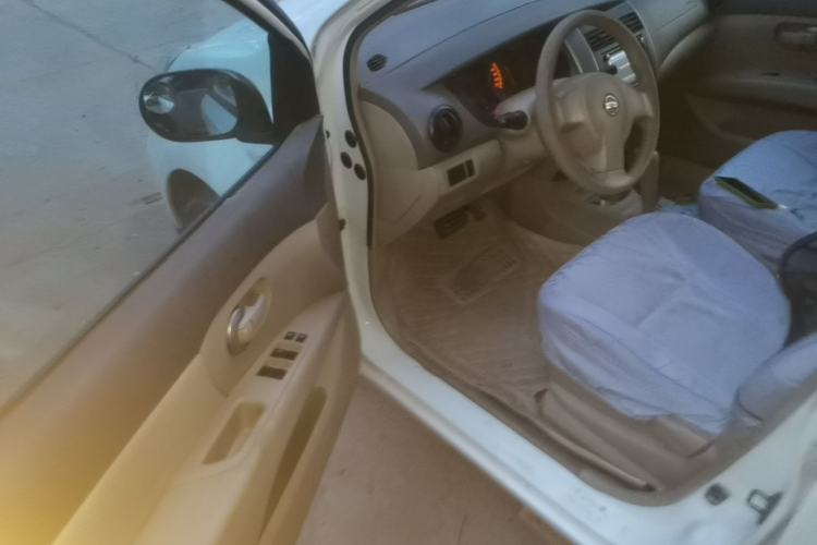 Used Nissan Livina 2007 Revised Version 1.6L Automatic Multi-Functional Type Driver Seat