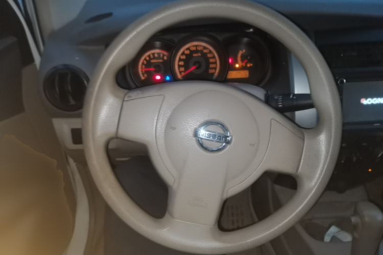 Used Nissan Livina 2007 Revised Version 1.6L Automatic Multi-Functional Type Steering Wheel