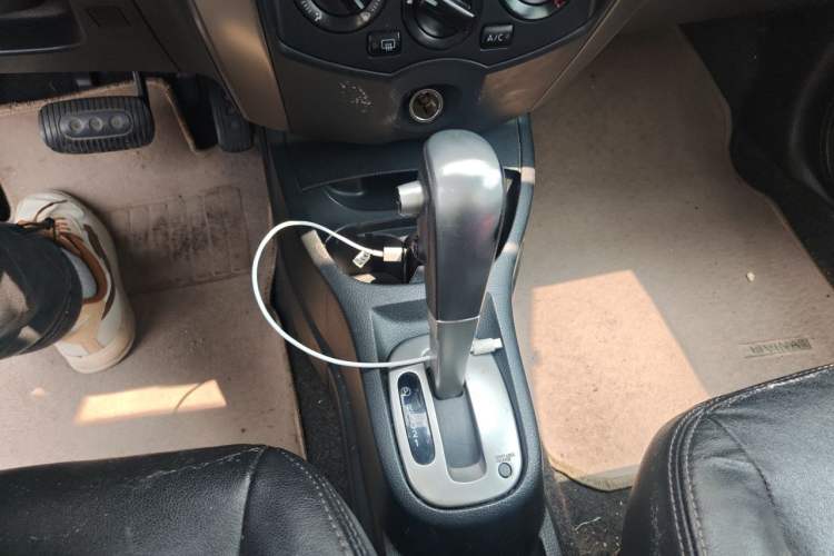 Used Nissan Livina 2008 Jingrui 1.6L Automatic Smart Edition Gear Lever