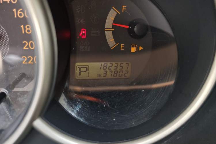 Used Nissan Livina 2008 Jingrui 1.6L Automatic Smart Edition Odometer Close Up