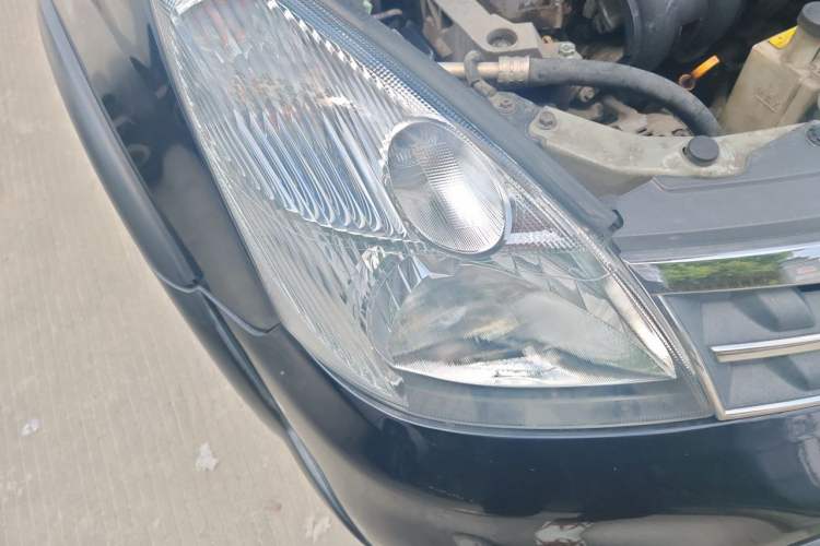Used Nissan Livina 2008 Jingrui 1.6L Automatic Smart Edition Right Front Headlight