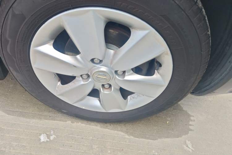 Used Nissan Livina 2008 Jingrui 1.6L Automatic Smart Edition Right Front Wheel Hub