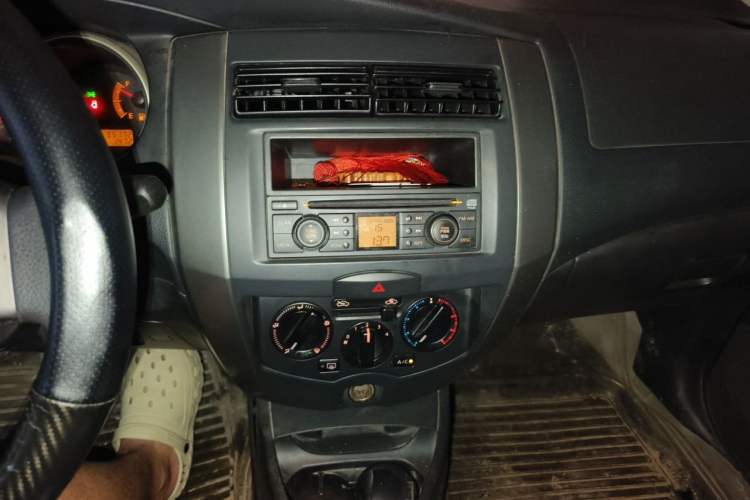 Used Nissan Livina 2008 Jingrui 1.6L Manual Smart Edition Audio And AC Panel