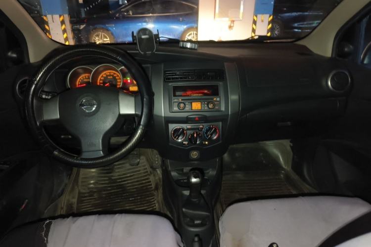 Used Nissan Livina 2008 Jingrui 1.6L Manual Smart Edition Center Console