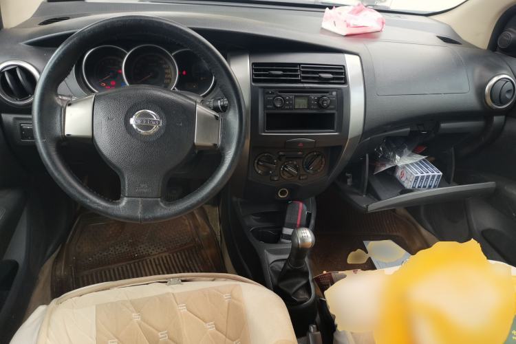 Used Nissan Livina 2008 Jingrui 1.6L Manual Smart Edition Center Console